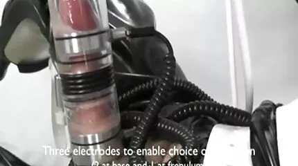 Egy szexvideók ingyen kopasz csávó anális szépséget húz farkára.