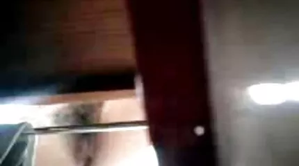 Tapasztalt pénzért basznak ménes megtölti a szamár fiatal ribanc cum.