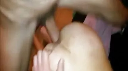 Viharos anális kibaszás egy dúrral anilingus után. muter porno