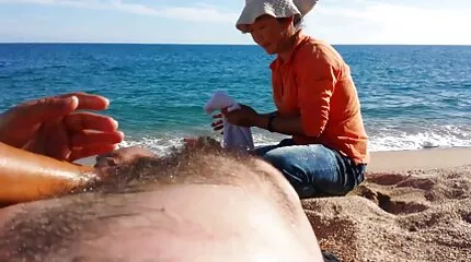 Busty kurva maszturbál a csiklós anális maszturbálós videók kibaszás közben.