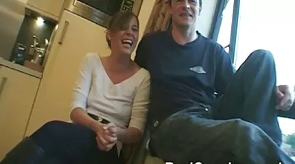 Leszbikusok szexjátékokat rendeztek a romantikus szexvideó szamárral.