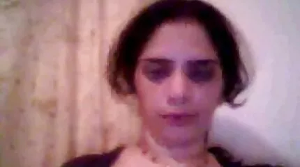 Teen megmutatja széles online pornó videók seggfejét anális szex után.