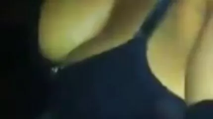 A szomszéd fejlett seggfeje lüktet anális kurvazás közben. felnőtt filmek