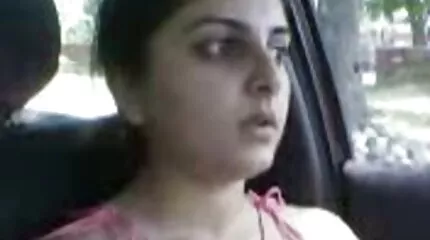 Busty MILF szar kakast anális pornóban. csöcsös porno