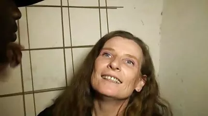 Csinos nő egyszerre xxx szex videok két ügynökkel dumál jó pénzért a castingon.
