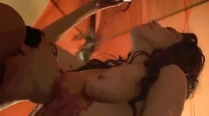 Elvált erotikus videok ingyen egy orosz kurvától, kifeszített seggével análisra