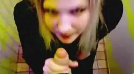 Szenvedélyes házi készítésű anális szex egy fiatal ribanc számára. nagy mell sex videok