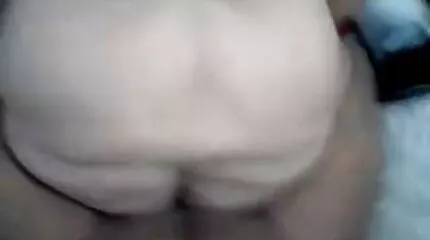 Érett kurva harisnyában baszik a szamár egy fiatal magyarul beszélő sexfilmek szomszéddal otthon.