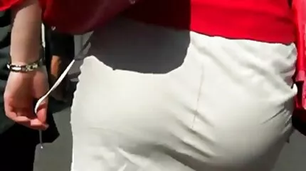Nem tudtam megtagadni a csoportos porno anya lánya anális szexet, és megadtam magam a férfiak tömegének.