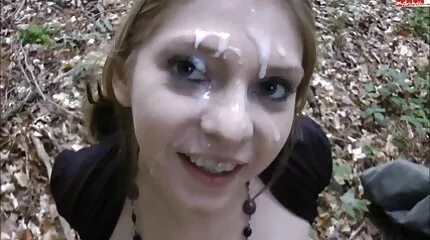Orosz csaj egy kifeszített szamarat mutatott szexjátékokkal a castingon. mature porno filmek